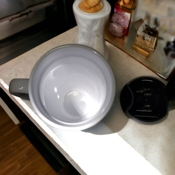 Disney's Large Mikey's Travel Ceramic Mug w/ Lid White with Mickey Mouse Poses - Picture 5 of 8